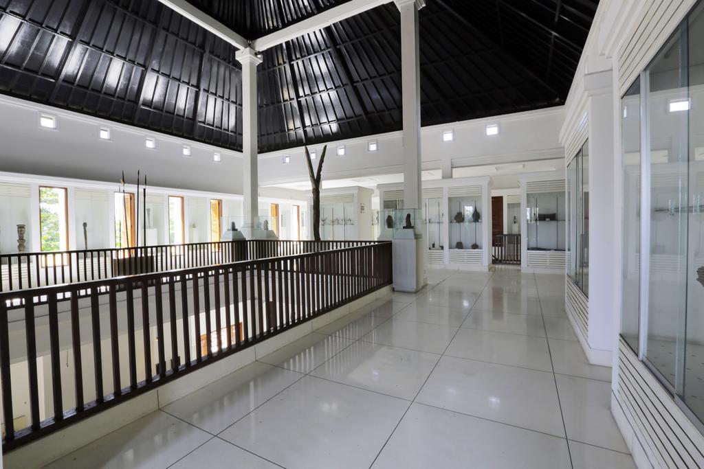 Alam Puri Art Museum Resort & Spa Denpasar Exterior foto