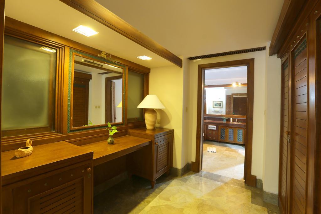 Alam Puri Art Museum Resort & Spa Denpasar Exterior foto