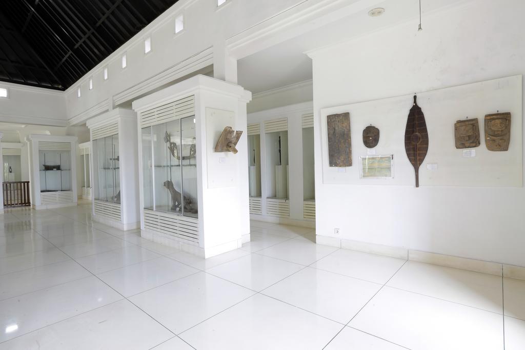 Alam Puri Art Museum Resort & Spa Denpasar Exterior foto