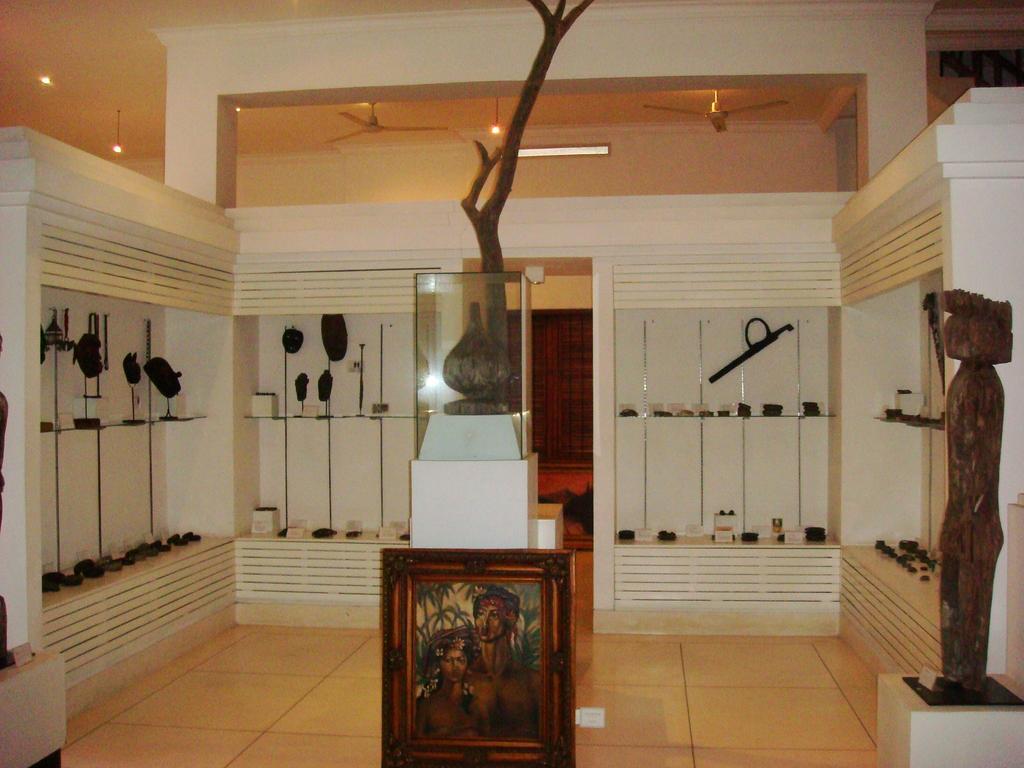 Alam Puri Art Museum Resort & Spa Denpasar Exterior foto